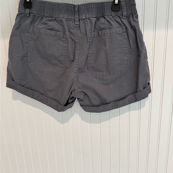 Time and Tru Women's Gray Cargo Shorts - Picture 2 of 3